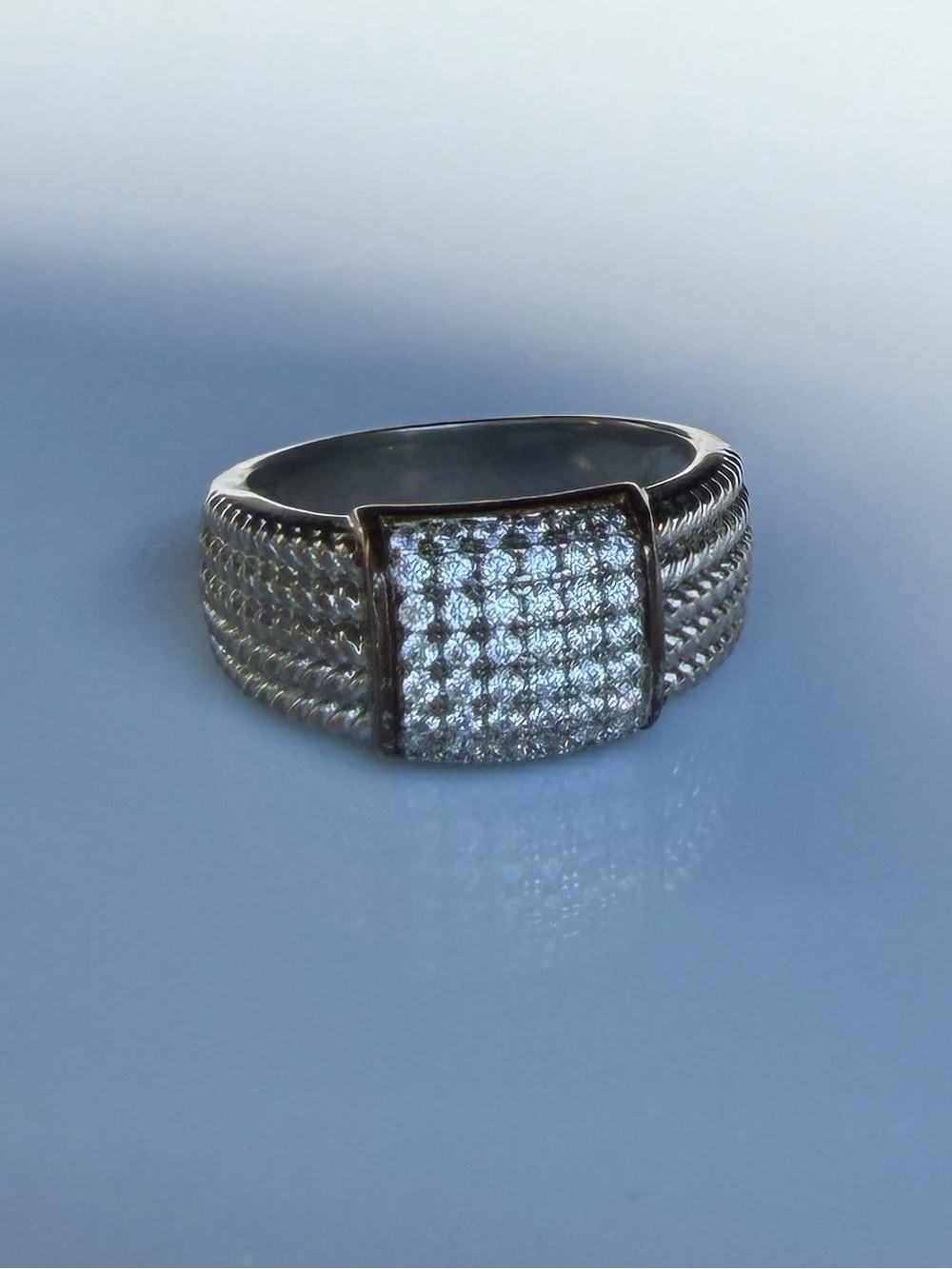 Gold Pavé Square Top Women's Ring - Unbranded